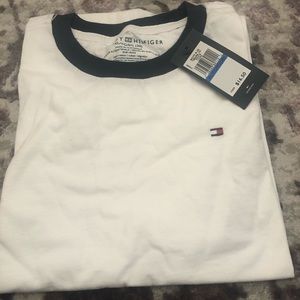 Tommy Hilfiger women’s XL t shirt